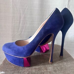 Nicholas Kirkwood navy suede platform pumps w/fuchsia panels